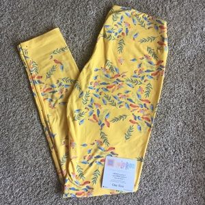 Lularoe OS new yellow bird leggings